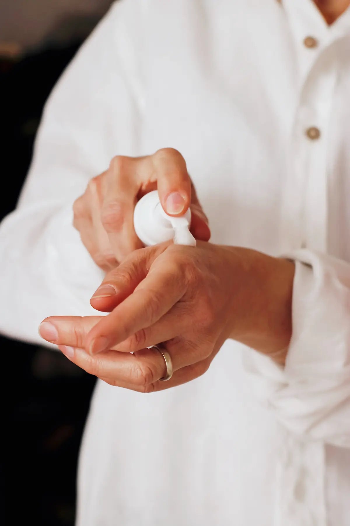 4 Reasons to Avoid Lotion as Lube (+ Safer Options) Coconu 4 Reasons to Avoid Lotion as Lube (+ Safer Options) Coconu