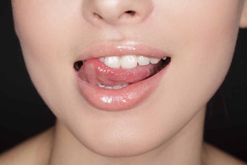 15 Tasty Edible Massage Oils You Need To Try