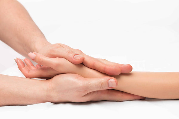 The Best Massage Oils for Intimacy: A Practical Guide