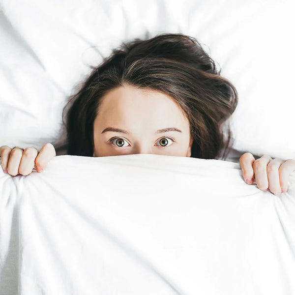 woman_on_bed